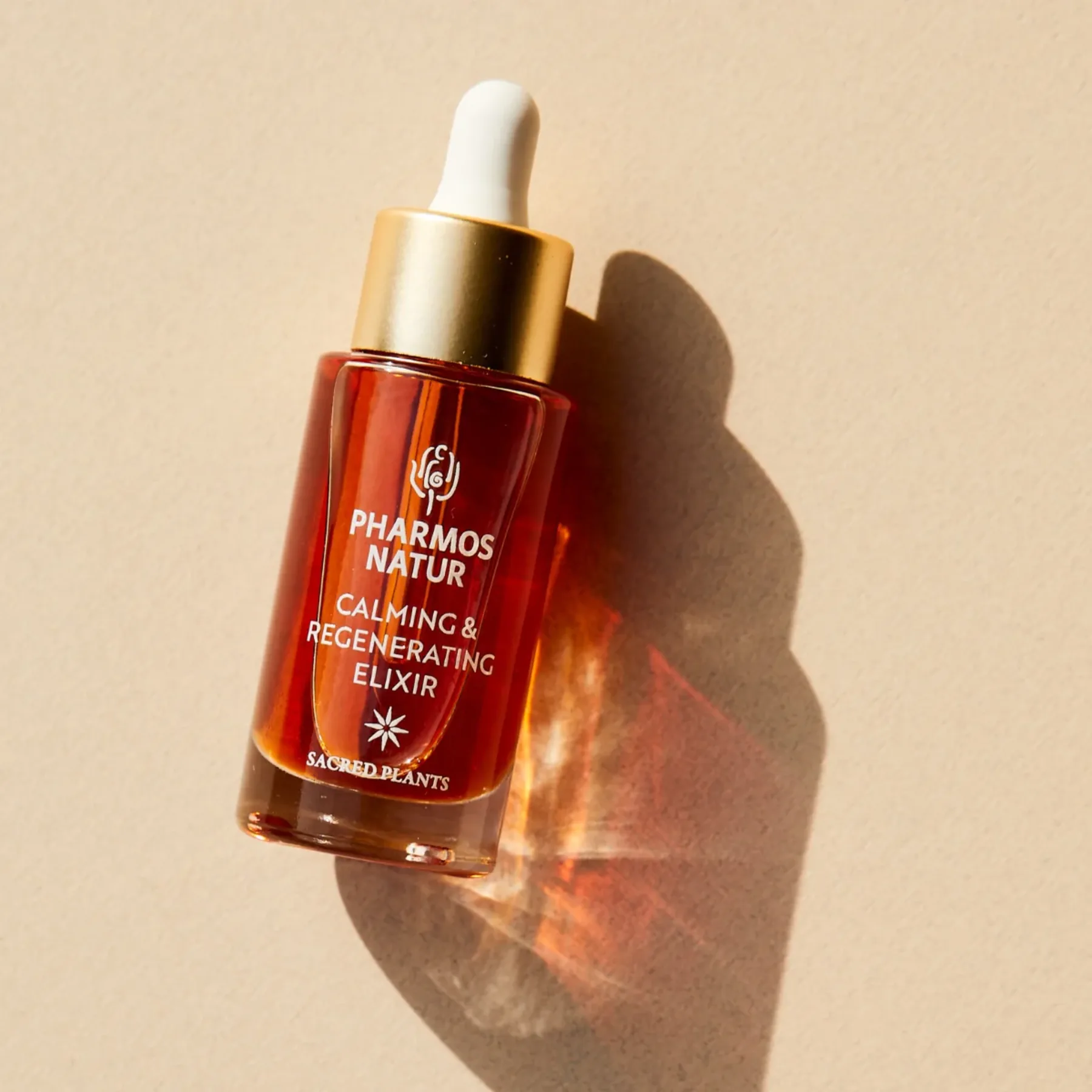 Calming & Regenerating Elixir von Pharmos Natur in der Sonne leuchtend