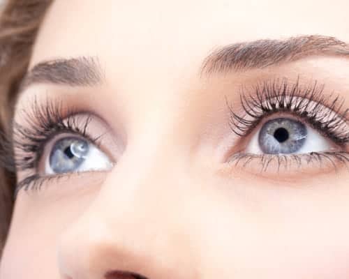 Wimpernlifting & Augenbrauen formen bei Claresco Cosmetic